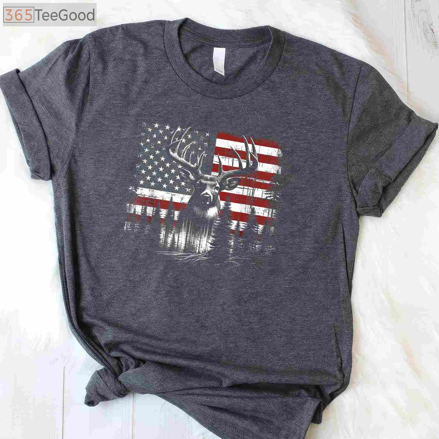 American Flag Deer Hunting T-Shirt - Whitetail Buck Antlers Hunter Gift