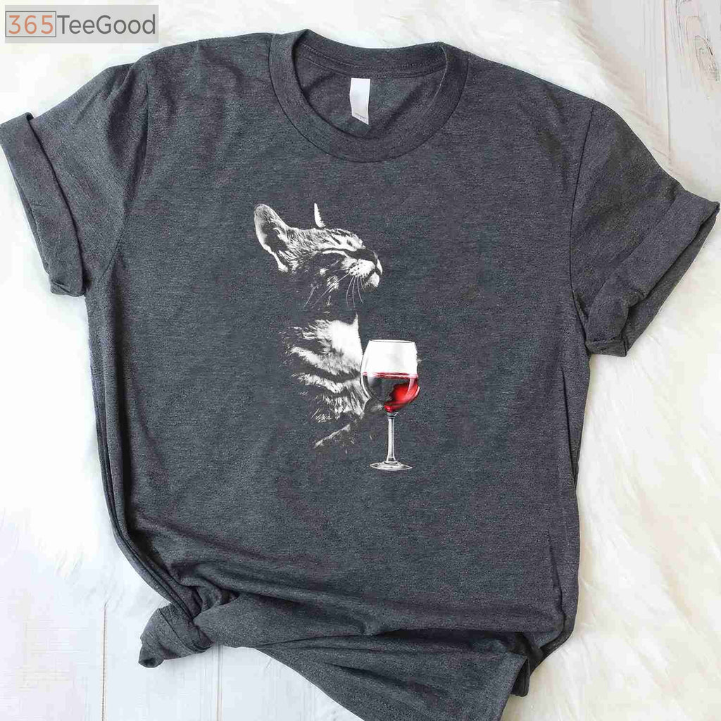 Cat Drinking Wine T-Shirt - Cute Red Wine Lover Gift for Cat Moms