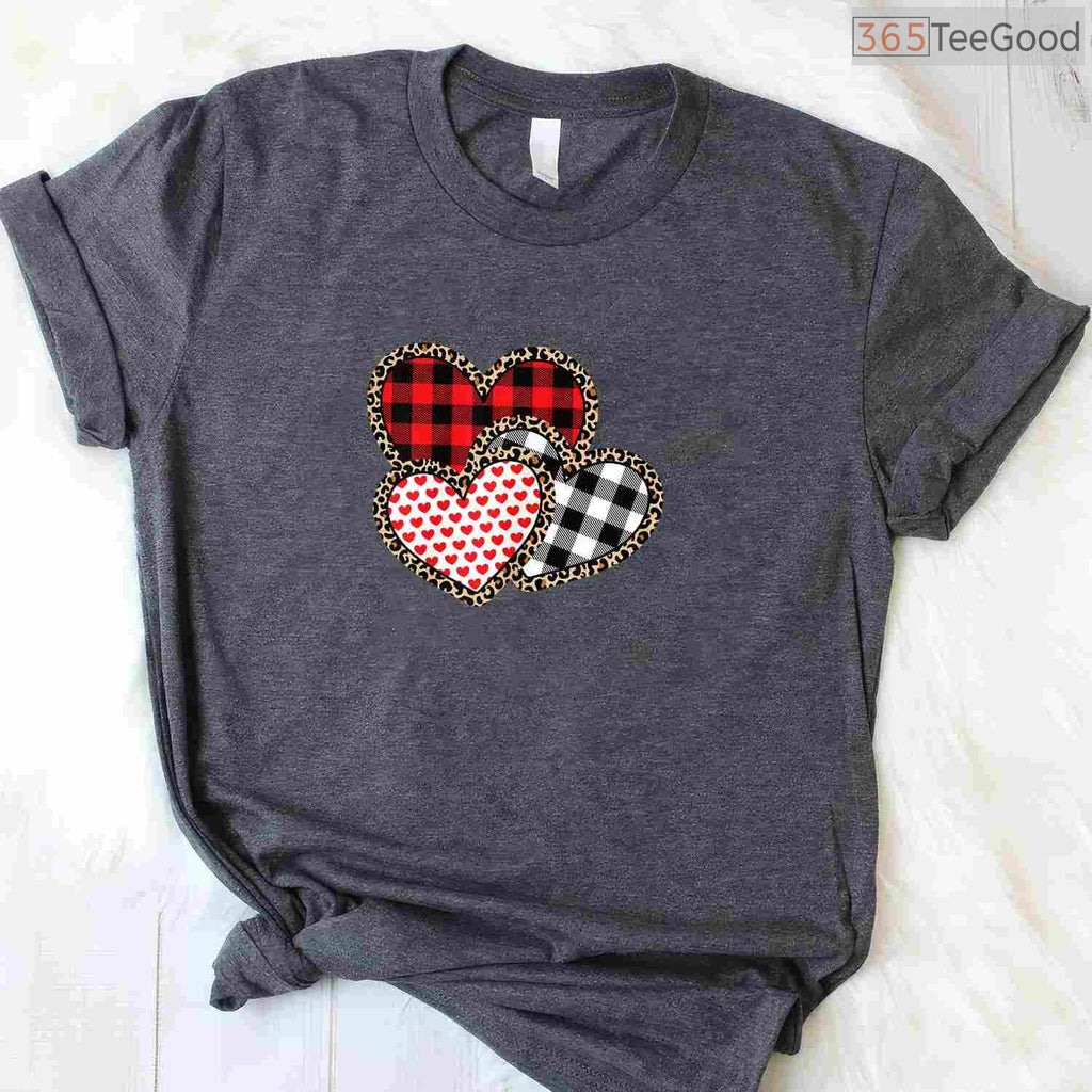 Cute Valentines Day Love Heart Graphic T-Shirt, Romantic Pastel Aesthetic Shirt for Women & Girls