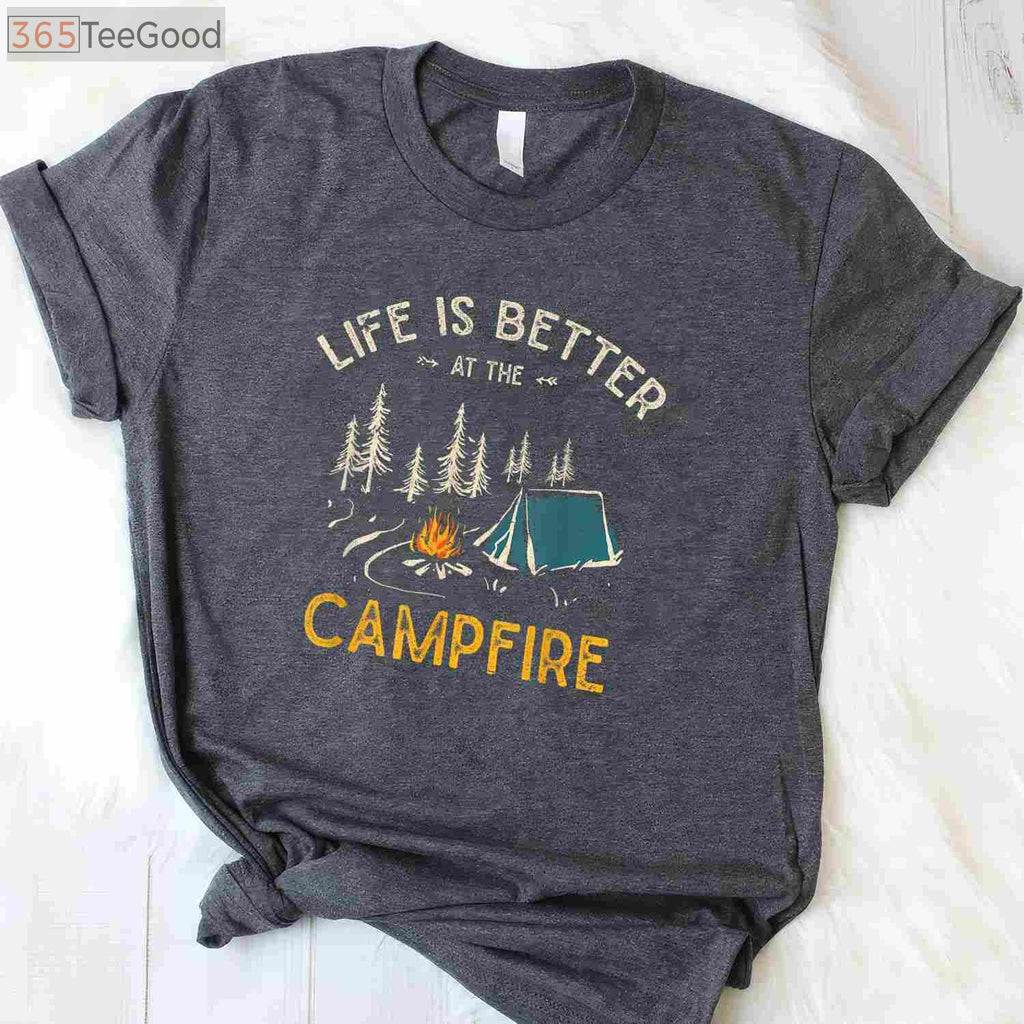 Das Leben ist Besser am Lagerfeuer T-Shirt - German Camping Campfire Gift