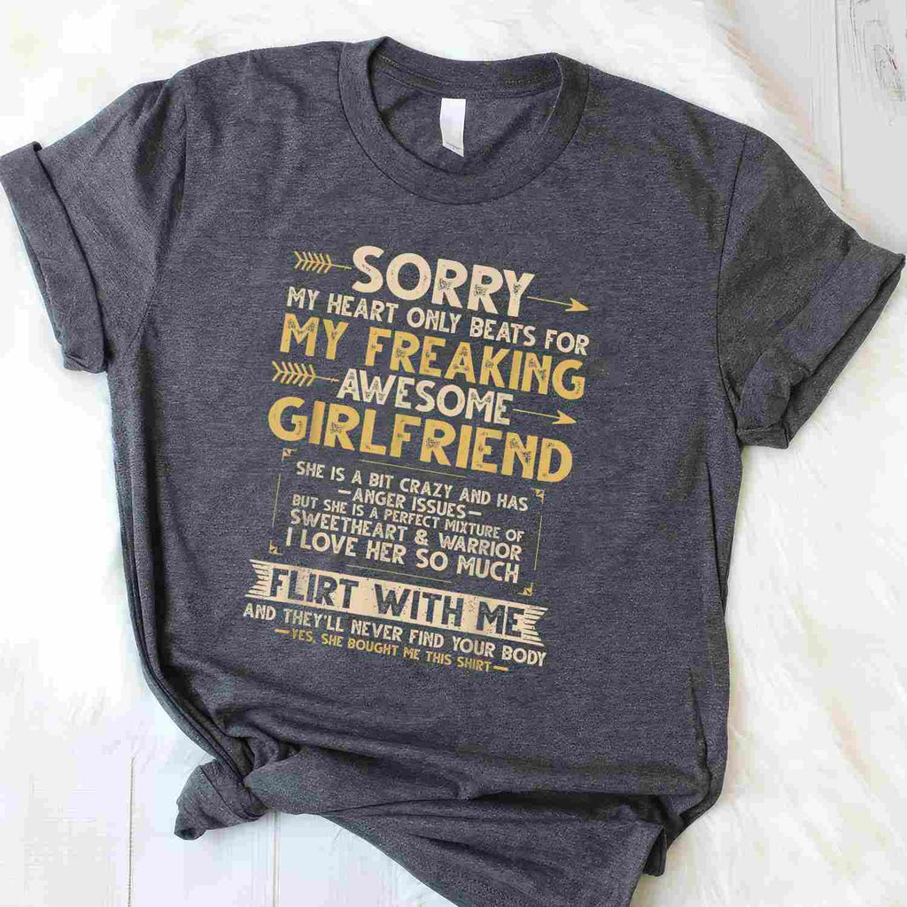 I Love My Freaking Awesome Girlfriend She’s a Bit Crazy Funny T-Shirt Tee Boyfriend Gift