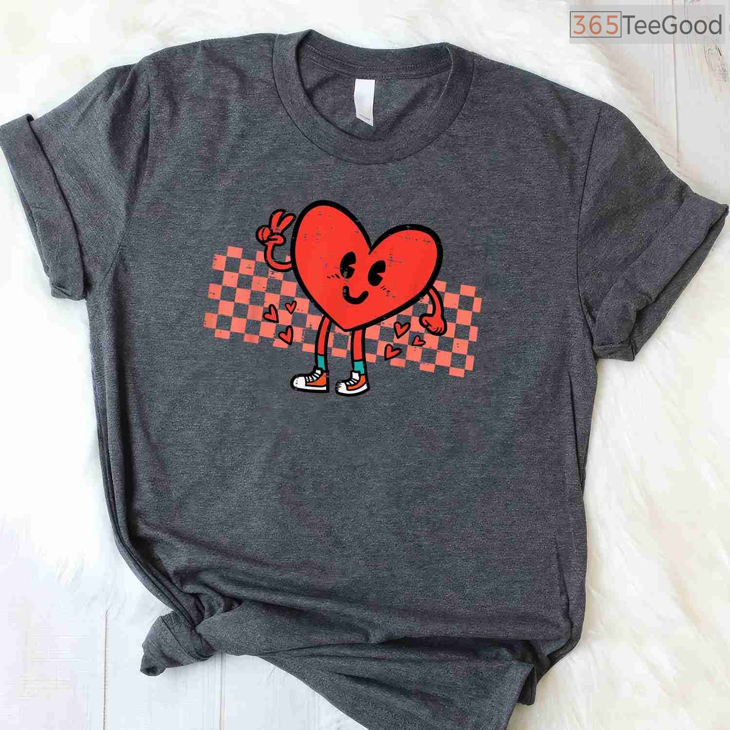 Retro Groovy Peace Hand Sign Heart T-Shirt, Vintage 70s Style Valentine Day Shirt for Men Women