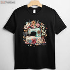 Vintage Quilting Yarn Graphic T-Shirt - Retro Seamstress Sewing Gift