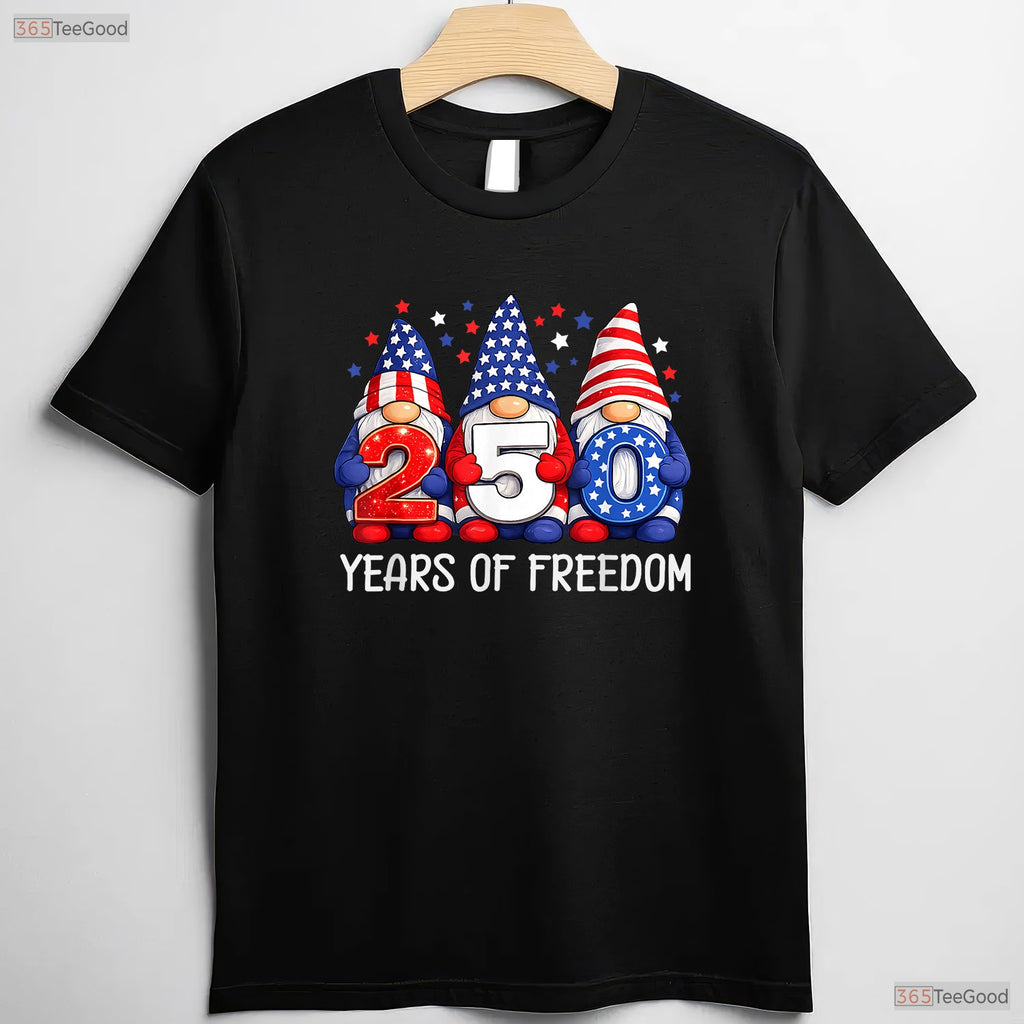250 Years Anniversary USA Patriotic Gnome Valentine T-Shirt Bass Fishing Men