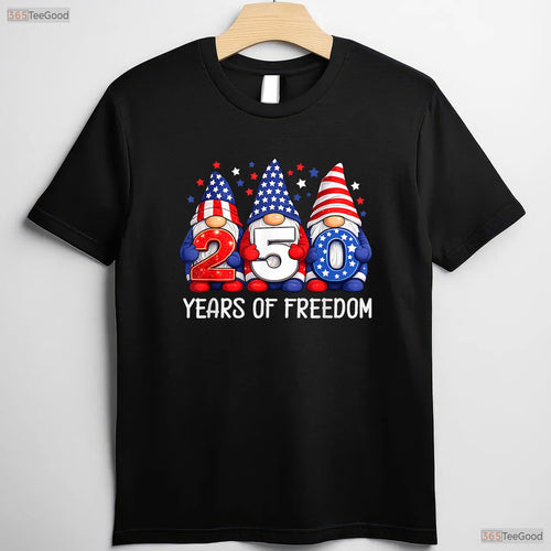 250 Years Anniversary USA Patriotic Gnome Valentine T-Shirt Bass Fishing Men