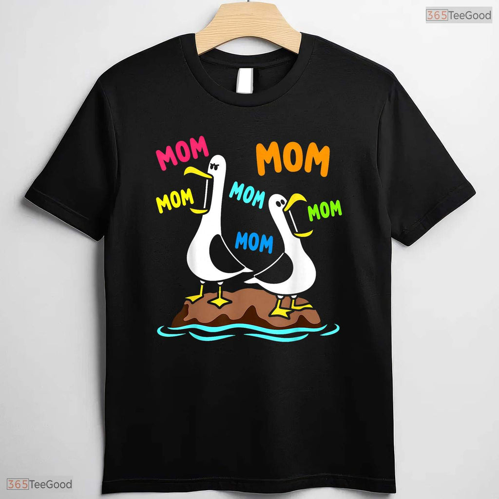 Funny Mama Seagull Mothers Day Humor T-Shirt Best Animal Lover Mom Gift Idea