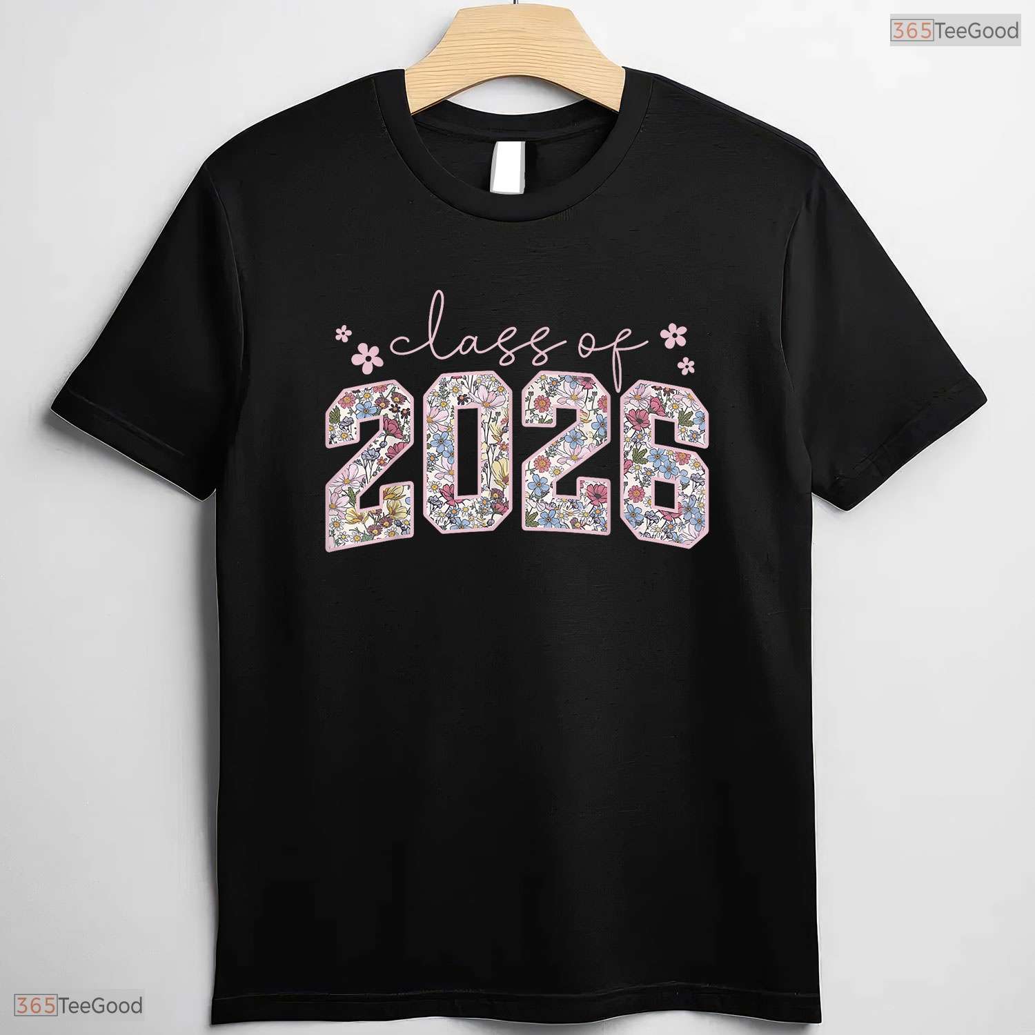 Beautiful Floral Class Of 2026 High School College Graduation Girls Aesthetic T-Shirt