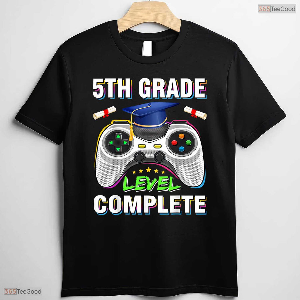 5th Grade Level Complete Funny Gaming Class Of 2025 Gamer Graduation T-Shirt