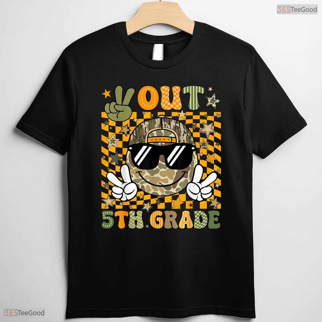 Peace Out 5th Grade Camo Last Day Of School Elementary Boys Graduation T-Shirt
