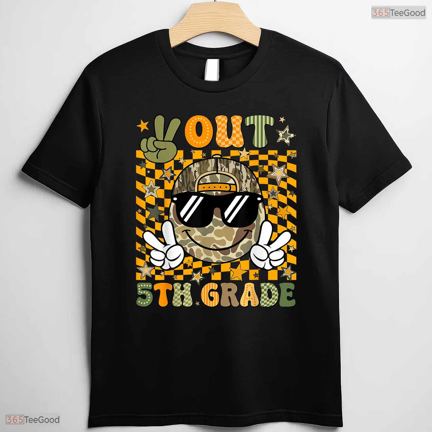 Peace Out 5th Grade Camo Last Day Of School Elementary Boys Graduation T-Shirt