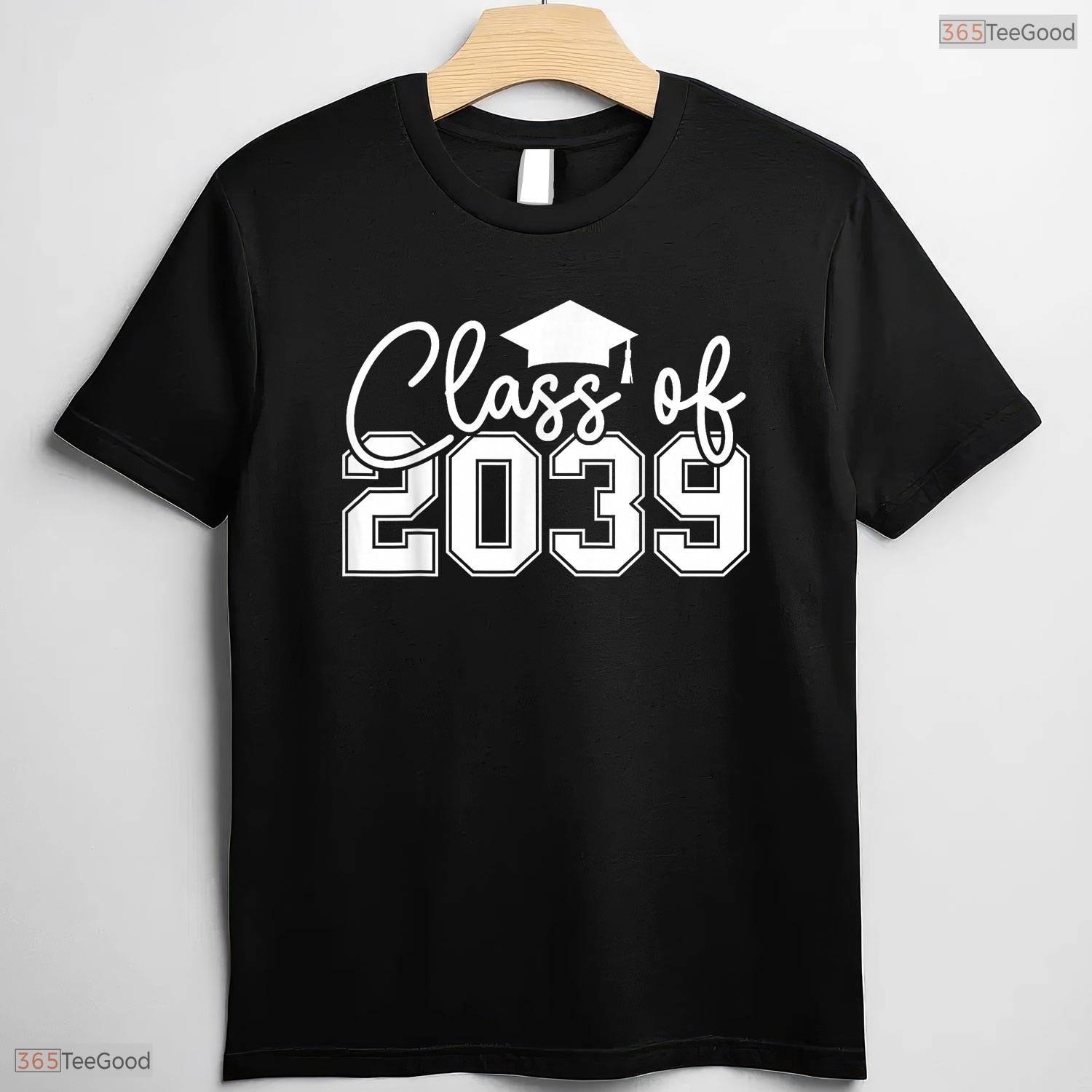 Class Of 2039 Grow With Me Funny Preschool To High School Graduation T-Shirt