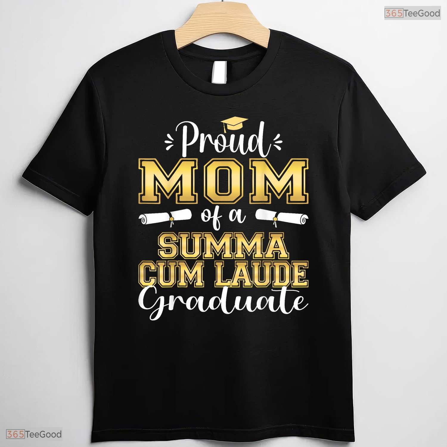 Proud Mom Of A 2026 Summa Cum Laude Graduate College Honors Degree Shirt