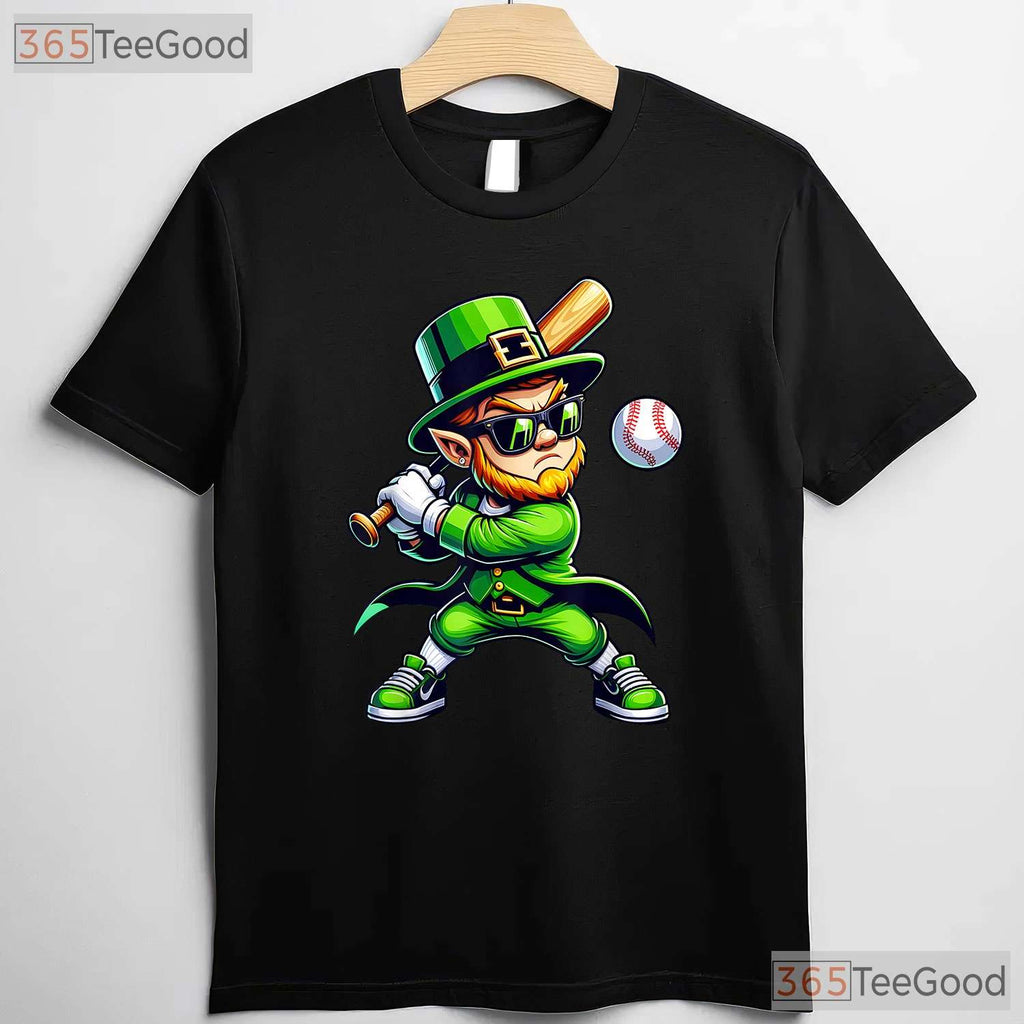 Leprechaun Playing Baseball St Patricks Day T-Shirt Sports Men Boys Tee