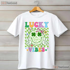 Groovy Lucky Vibes Shamrock St Patricks Day T-Shirt Retro Women Girls