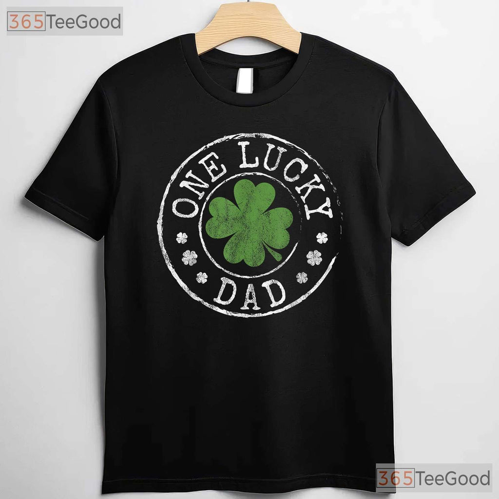 One Lucky Dad Shamrock St Patricks Day T-Shirt Funny Irish Papa Gift Tee