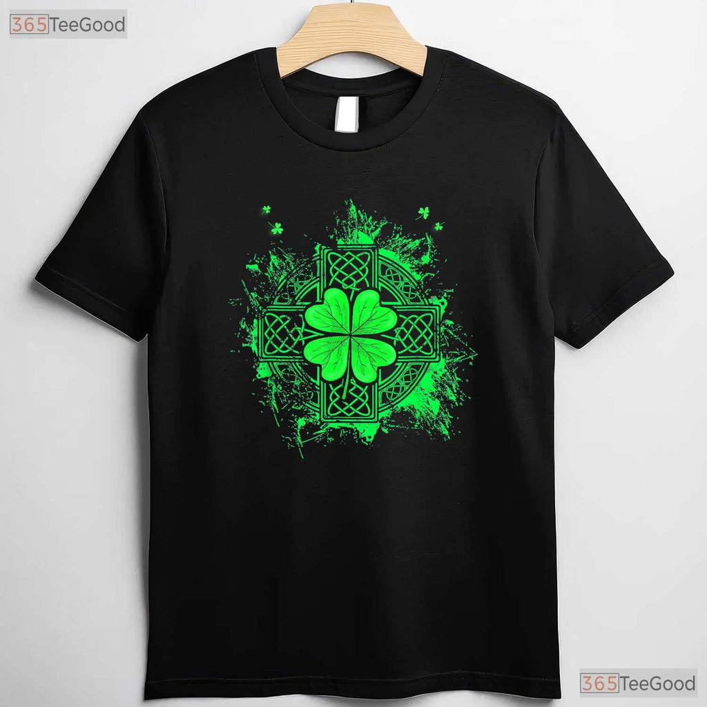 Celtic Knot Irish Shamrock St Patricks Day T-Shirt Traditional Green Tee
