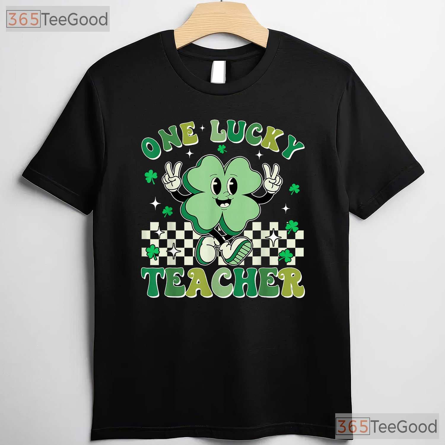 Retro Groovy One Lucky Teacher St Patricks Day T-Shirt Smiley Face School