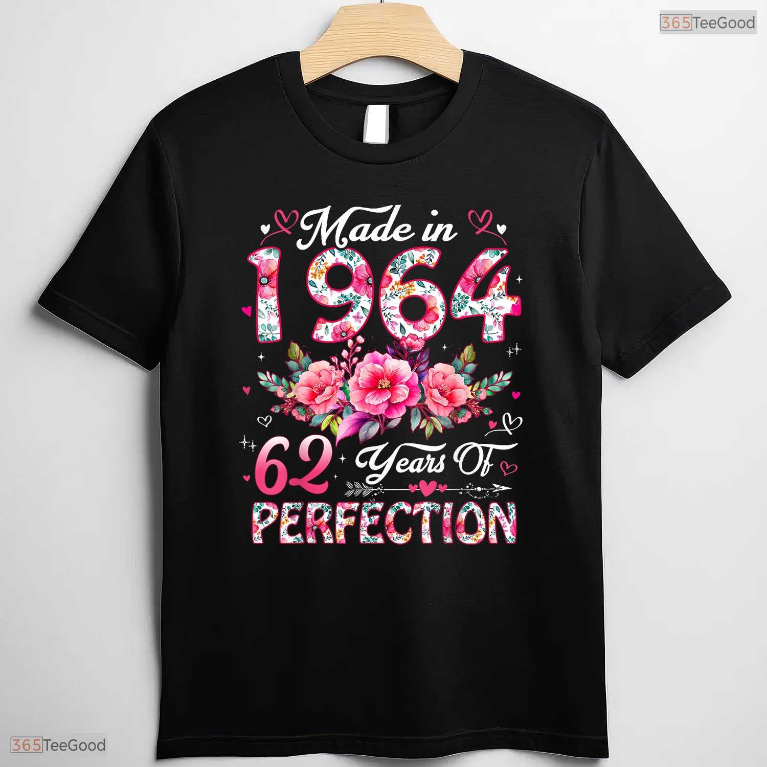 Made In 1964 Floral 62nd Birthday Women T-Shirt- Unique May Birthday Shirt Gift