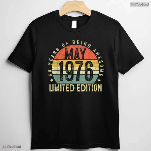 50 Year Old Vintage Born In May 1976 50th Birthday Classic Apparel T-Shirt