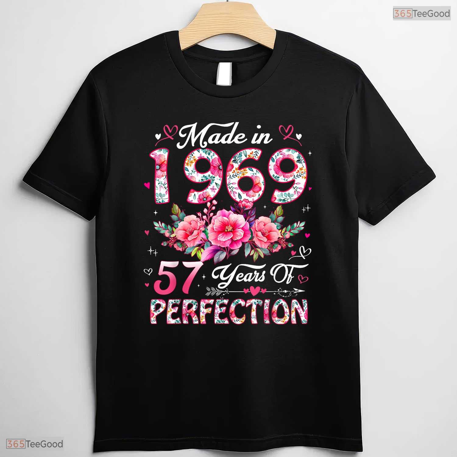 Elegant 57 Year Old Made In 1969 Floral 57th May Birthday T-Shirt For Women