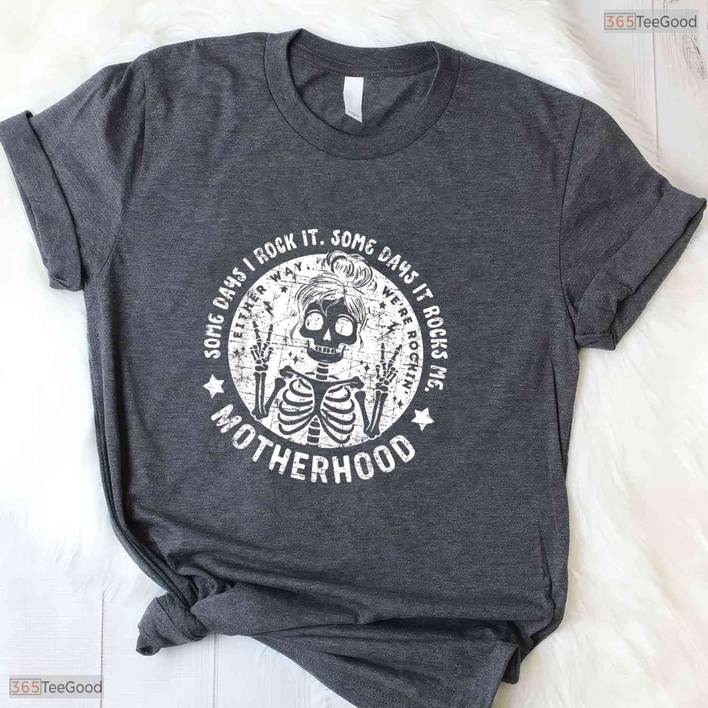 Funny Mom Life Skull Shirt Messy Bun Girl Mom T-Shirt Spooky Mother Tee Gift