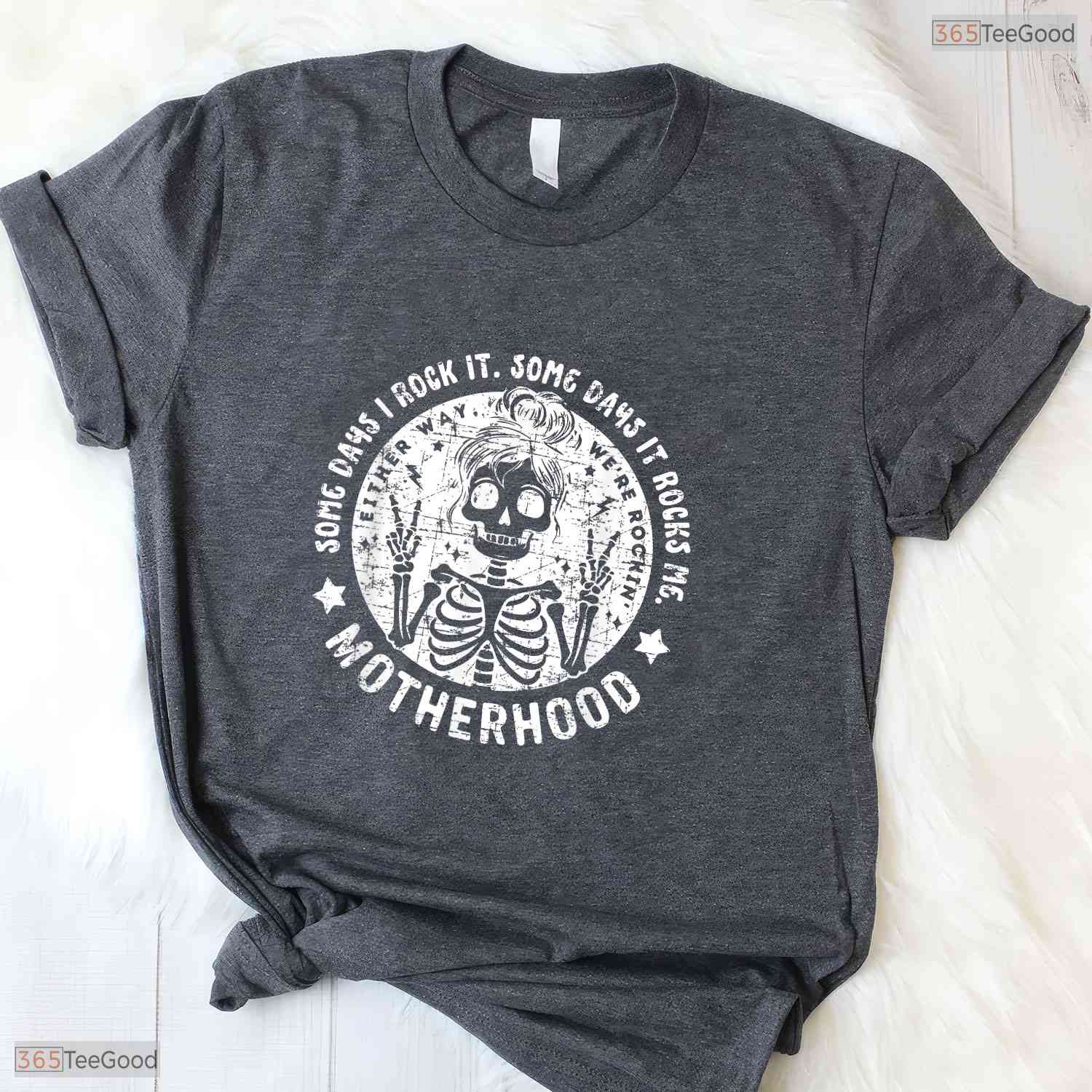 Funny Mom Life Skull Shirt Messy Bun Girl Mom T-Shirt Spooky Mother Tee Gift
