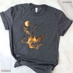 90s Retro Black Pug Howling Moon Dog Mom Mothers Day T-Shirt Present For Women