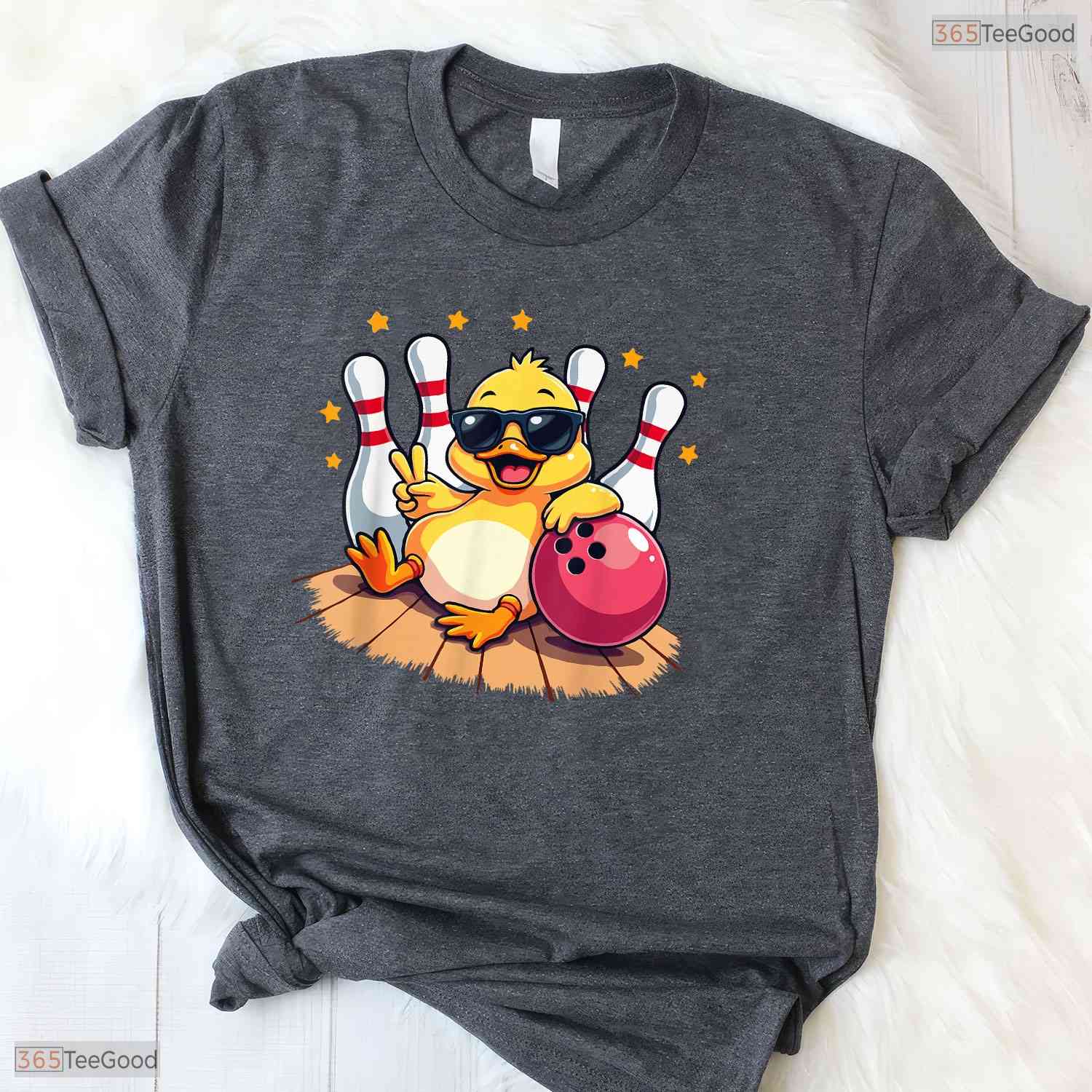 Cute Duck Playing Bowling Cool Mom Sunglasses Mothers Day T-Shirt Gift Idea