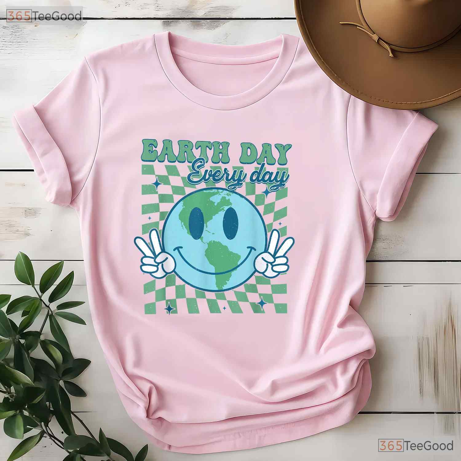 Earth Day Everyday Smiley Face T-Shirt Hippie Planet Anniversary Retro 70s Graphic