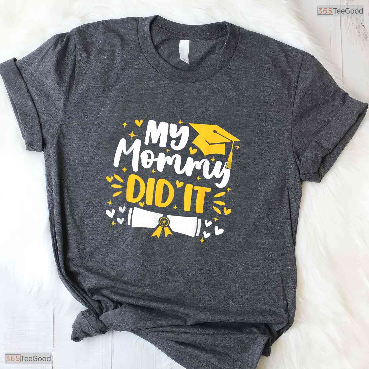 Cute My Mommy Did It Graduation Proud Toddler Kids Graduate Mom Day T-Shirt
