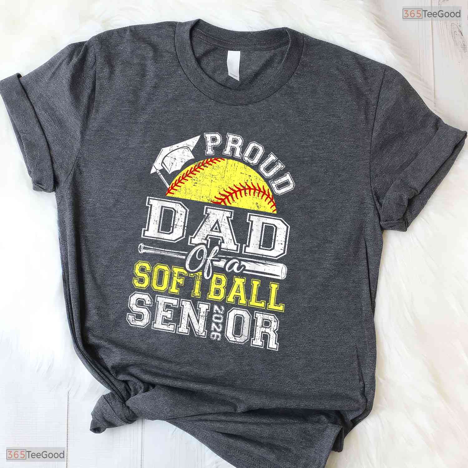 Awesome Proud Dad Of A 2026 Senior Softball Graduate Athlete Sports T-Shirt