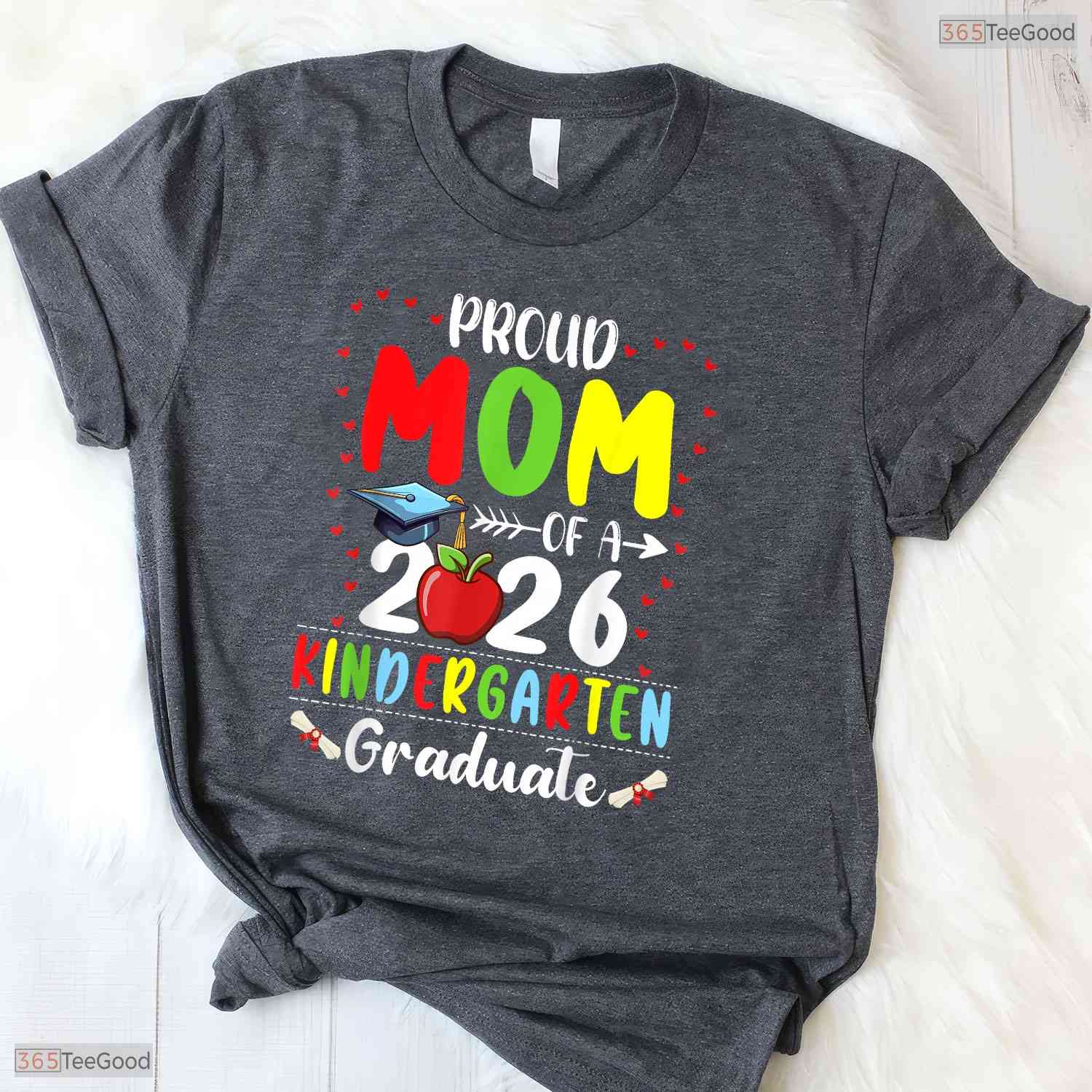 Awesome Proud Mom Of 2026 Kindergarten Graduate Graduation Ceremony T-Shirt