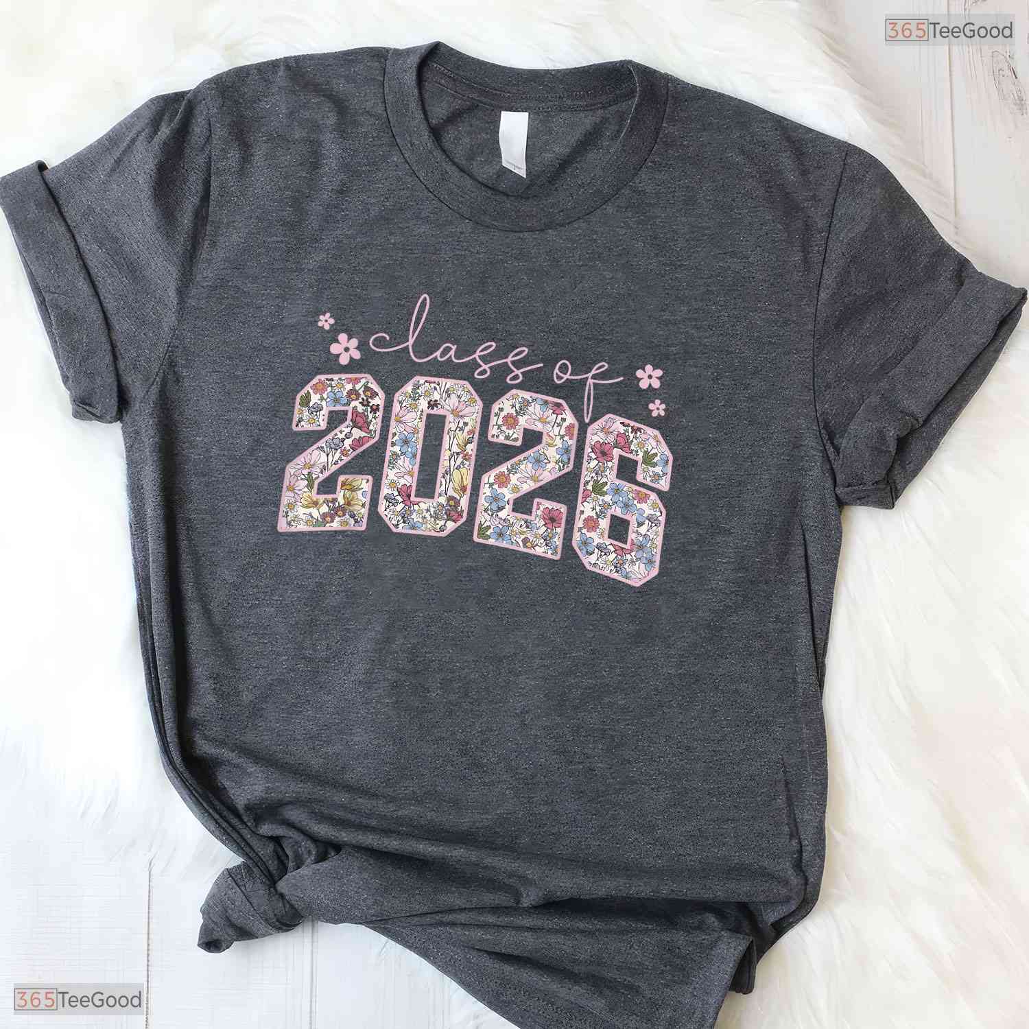 Beautiful Floral Class Of 2026 High School College Graduation Girls Aesthetic T-Shirt