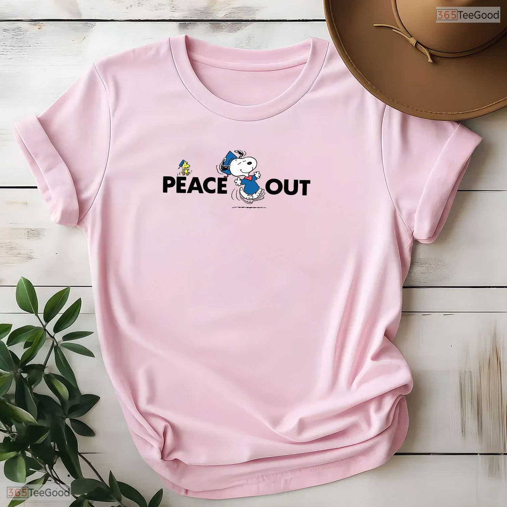 Retro Comic Dog Peace Out Class Of 2026 Graduate Cute Cartoon Animal T-Shirt