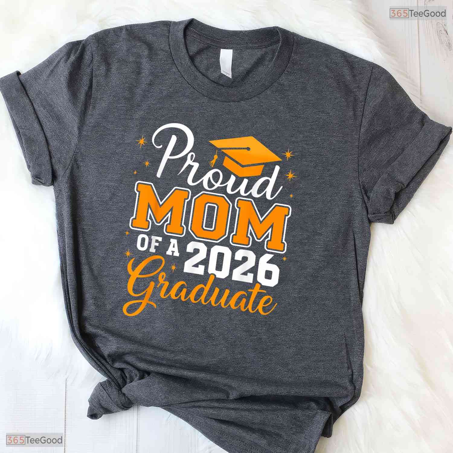 Beautiful Proud Mom Of A 2026 Graduate Class of 2026 Graduation Day T-Shirt