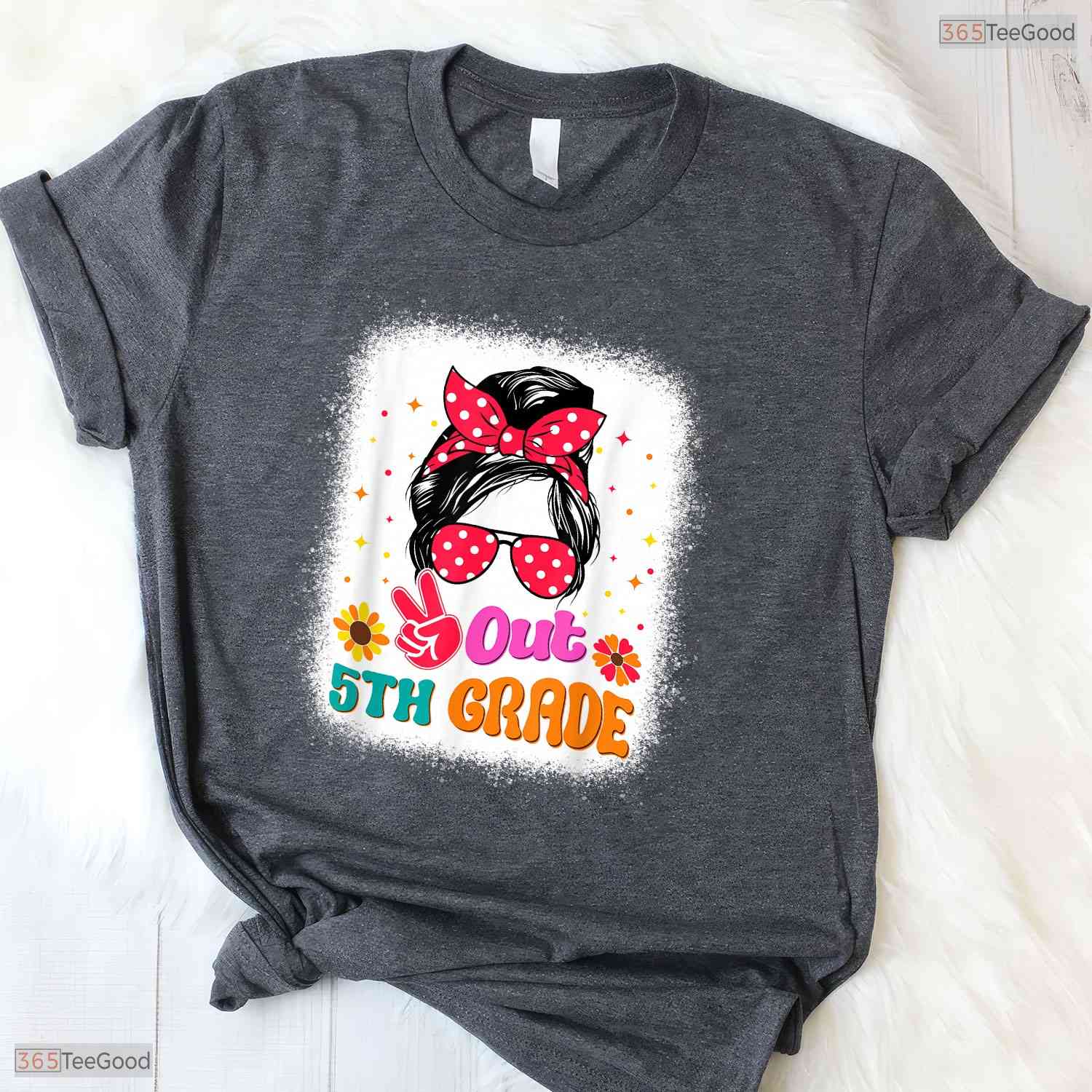 Peace Out 5th Grade Messy Bun Girl Elementary School Moving Up Graduation T-Shirt