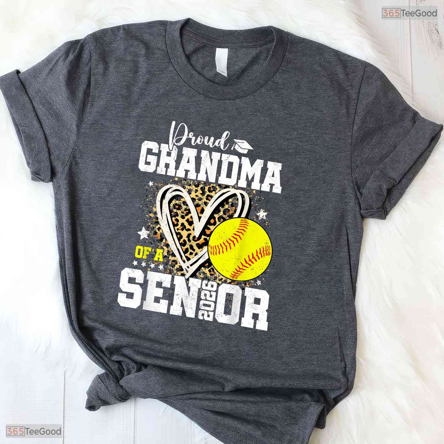Proud Grandma Of A 2026 Senior Softball Player Graduate Sports Family T-Shirt