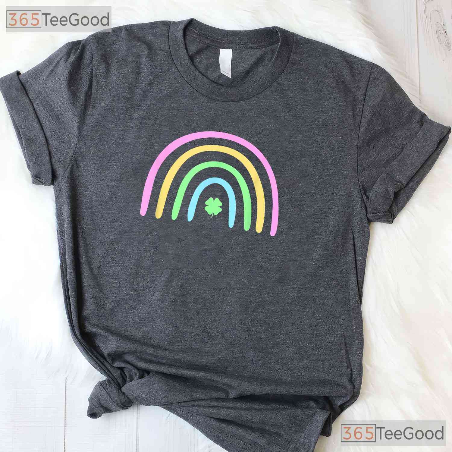 Four Leaf Clover Retro Rainbow St Patricks Day T-Shirt Lucky Boho Tee