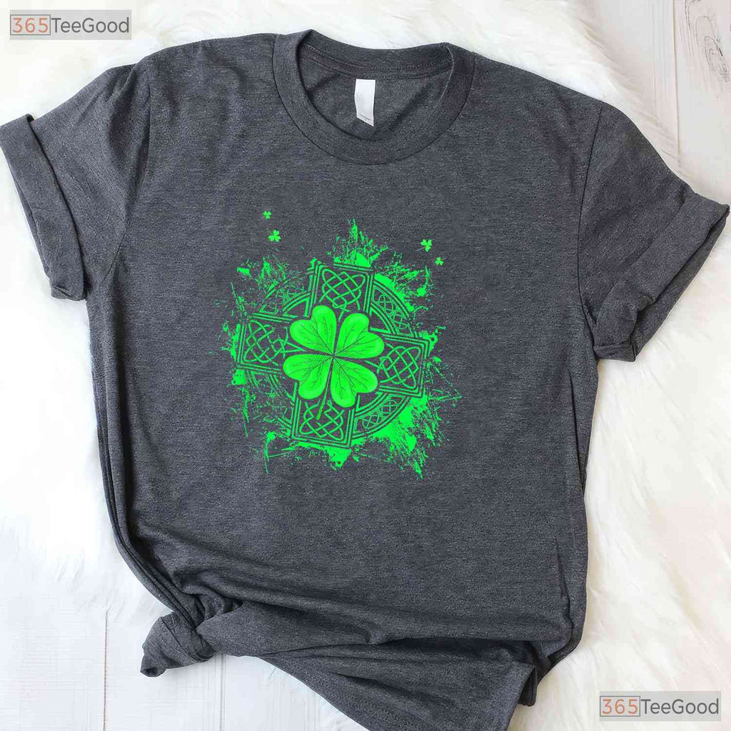 Celtic Knot Irish Shamrock St Patricks Day T-Shirt Traditional Green Tee