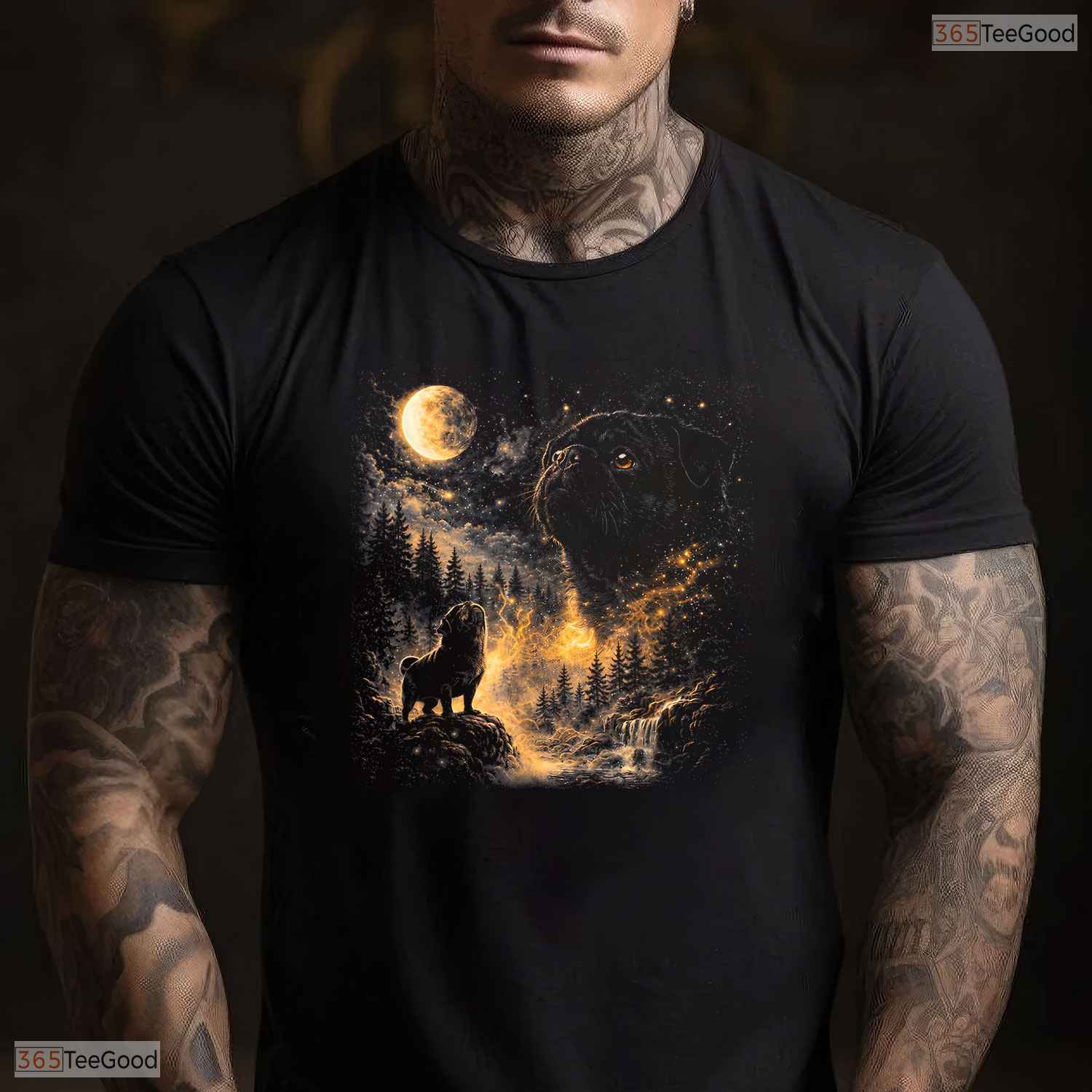 90s Retro Black Pug Howling Moon Dog Mom Mothers Day T-Shirt Present For Women