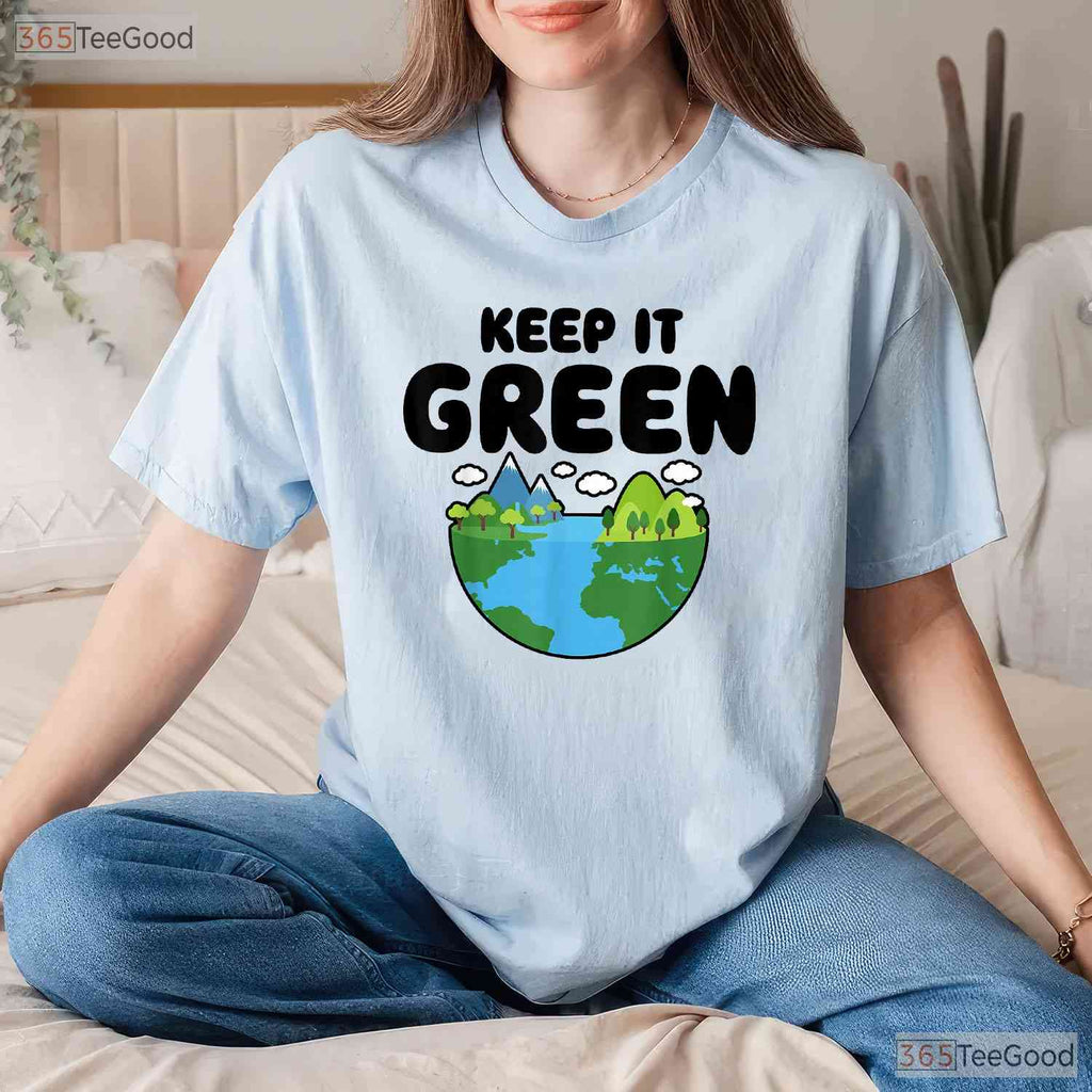 Keep It Green Earth Day T-Shirt Retro Environmental Awareness Nature Gift