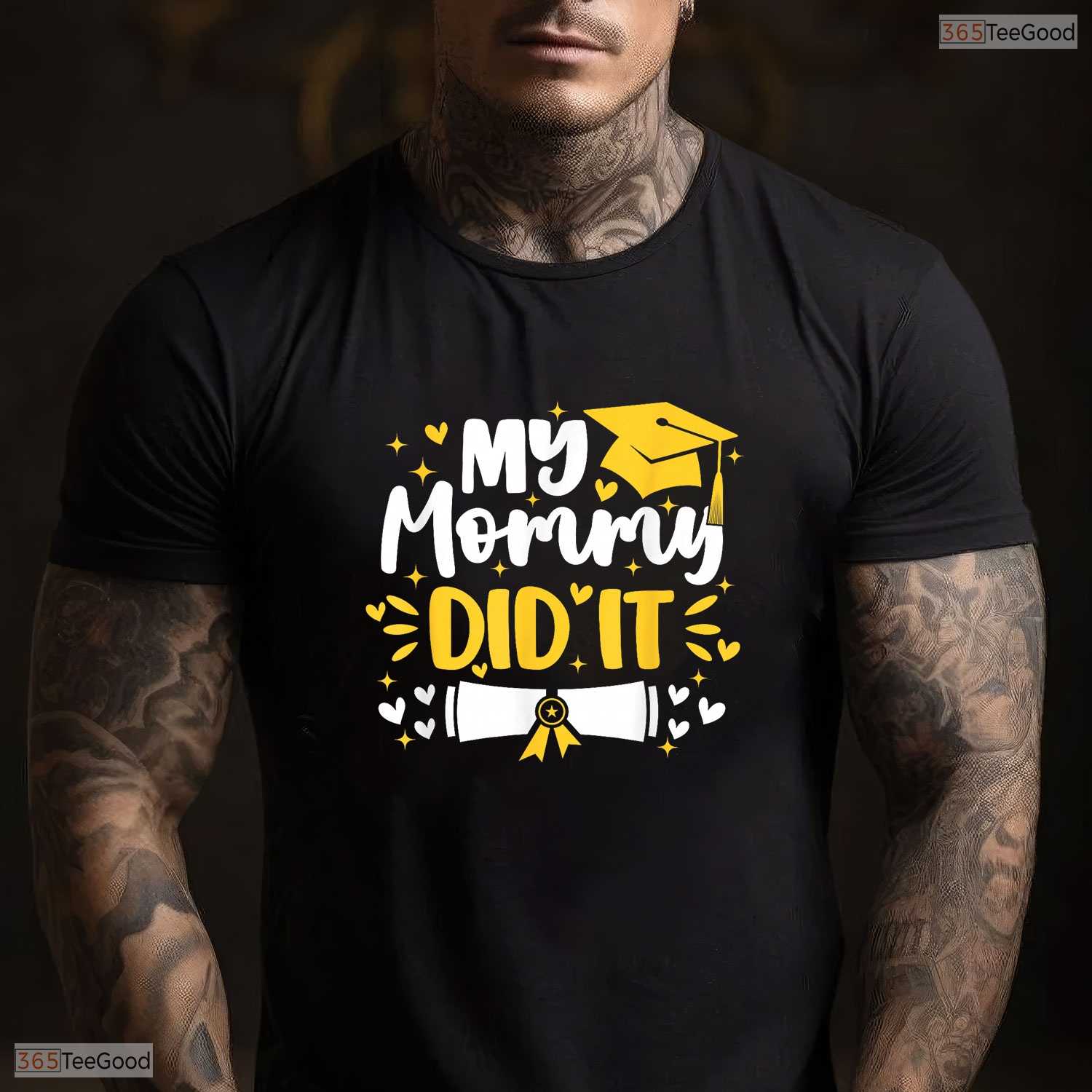 Cute My Mommy Did It Graduation Proud Toddler Kids Graduate Mom Day T-Shirt