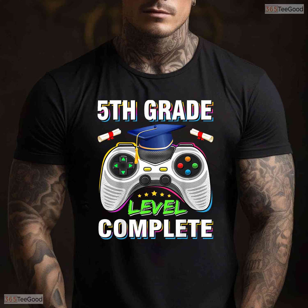 5th Grade Level Complete Funny Gaming Class Of 2025 Gamer Graduation T-Shirt