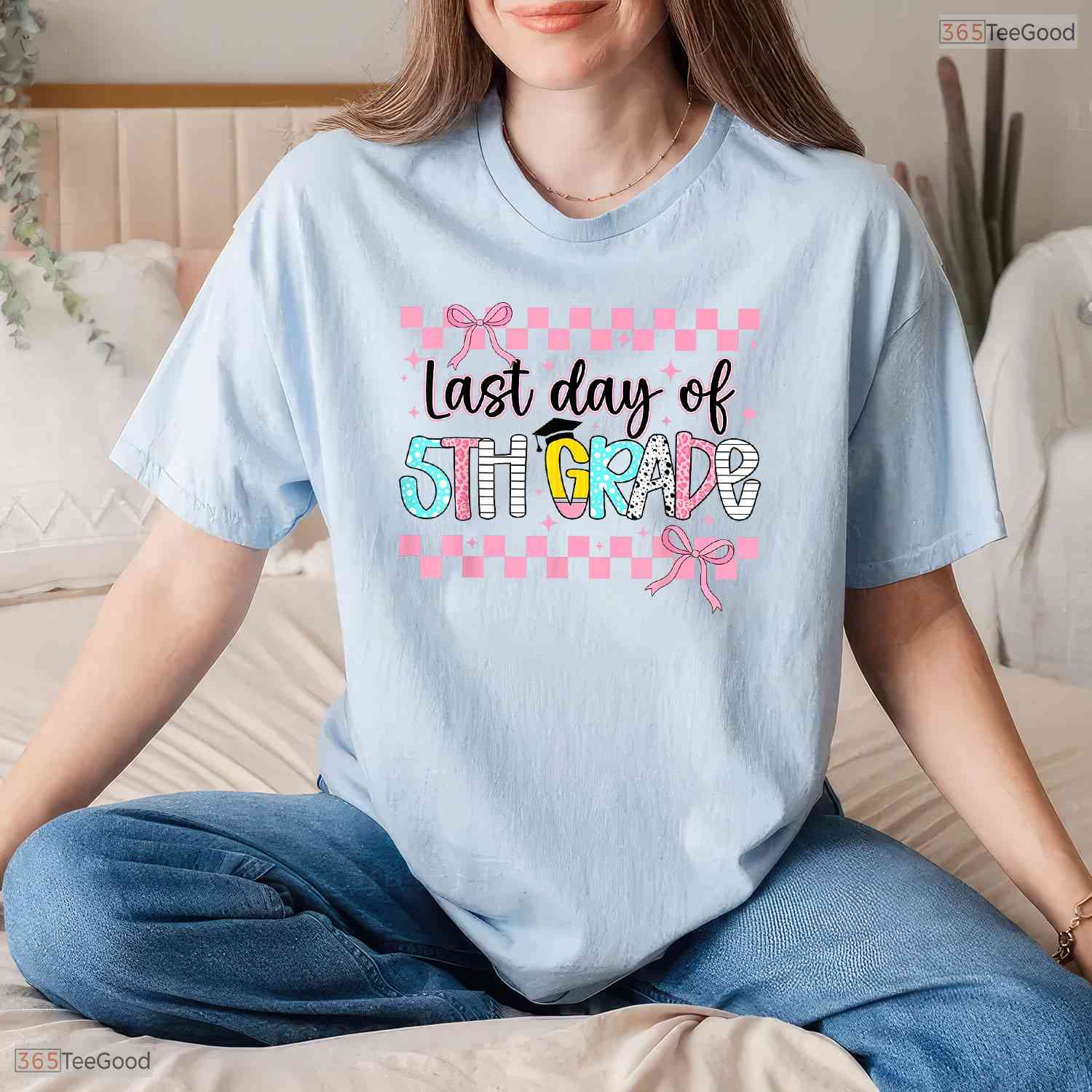 Cute Coquette Bow Last Day Of 5th Grade Graduation Elementary School Shirt