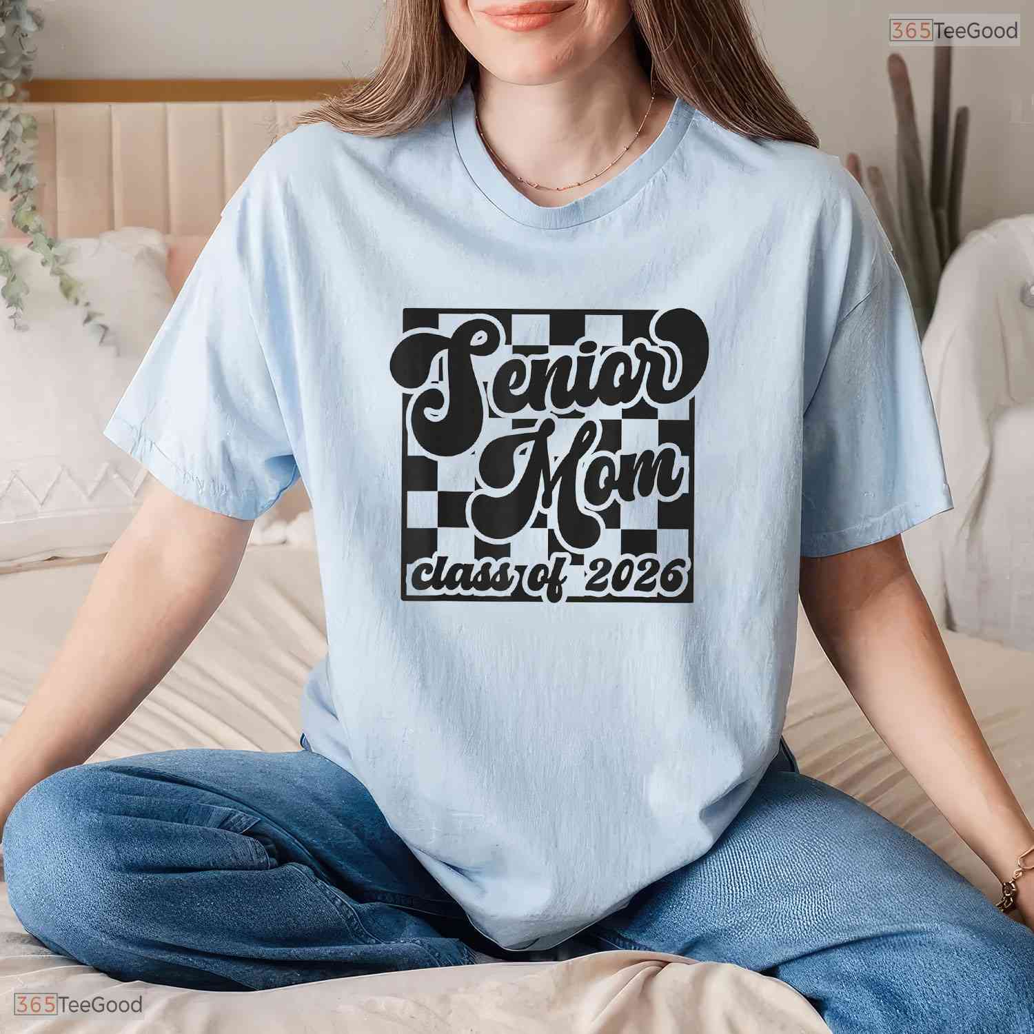Retro Senior Mom Class Of 2026 Proud Mama Of A High School Graduate T-Shirt