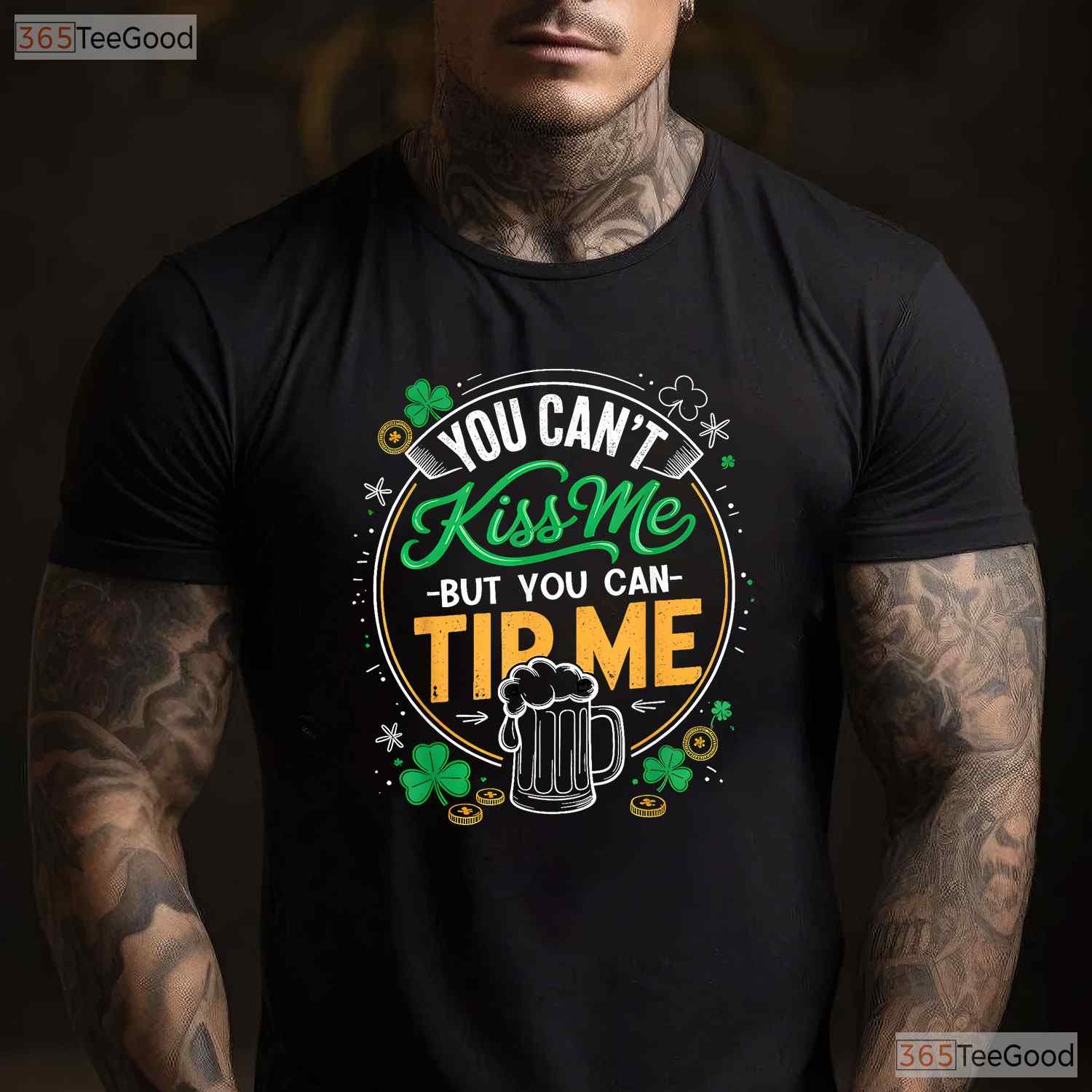 Vintage Shamrock Waitress Bartender St Patricks Day T-Shirt Server Crew