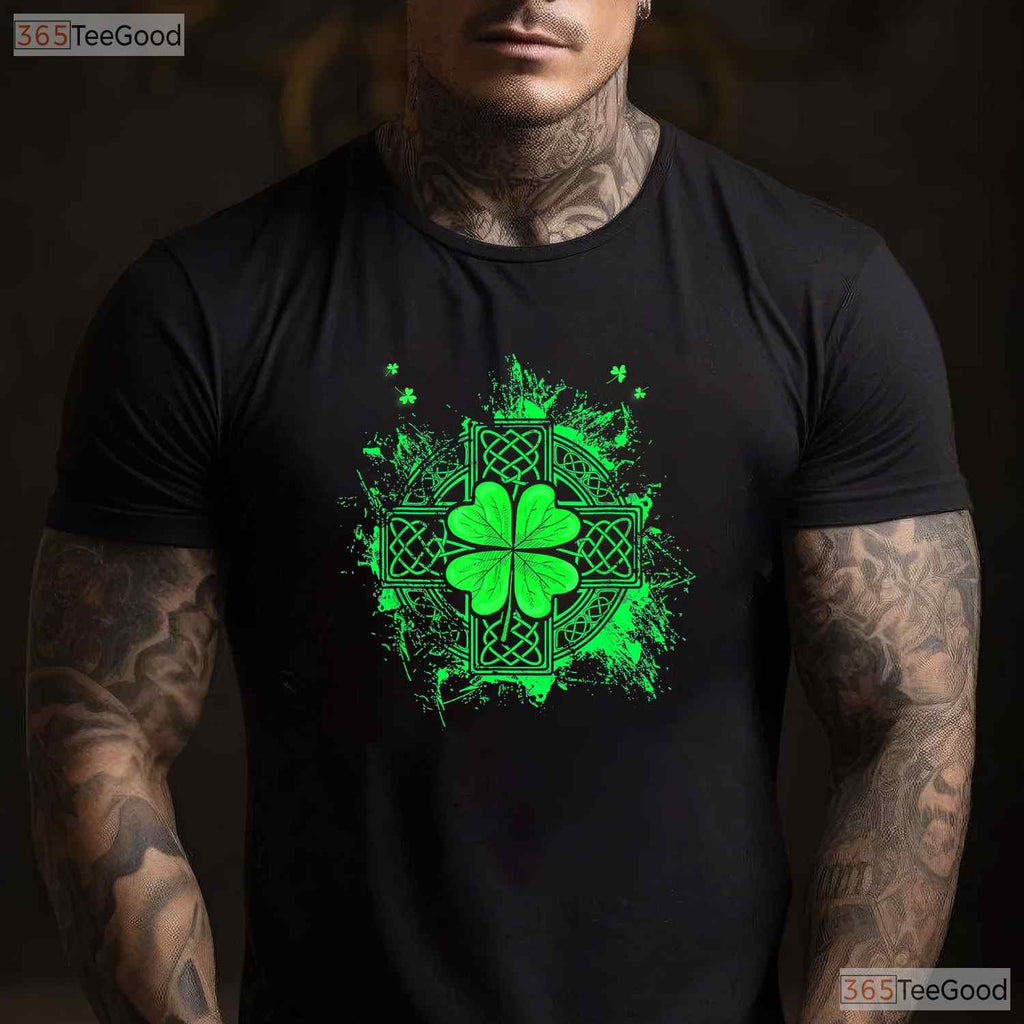 Celtic Knot Irish Shamrock St Patricks Day T-Shirt Traditional Green Tee