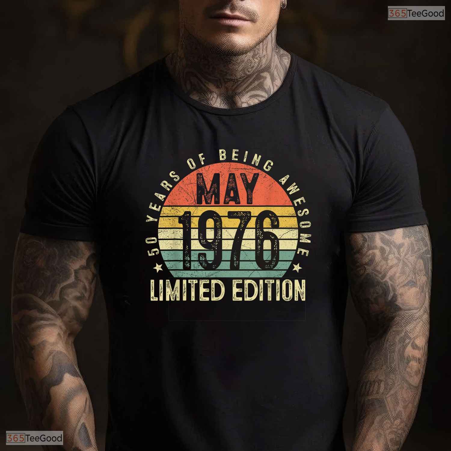 50 Year Old Vintage Born In May 1976 50th Birthday Classic Apparel T-Shirt