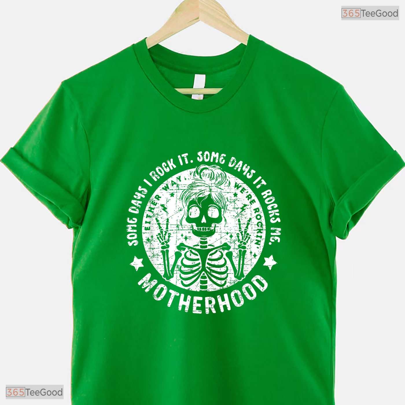 Funny Mom Life Skull Shirt Messy Bun Girl Mom T-Shirt Spooky Mother Tee Gift