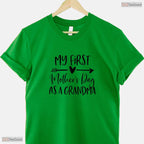 First Mothers Day Grandma New Grandma Gift T-Shirt For Mothers Day Present